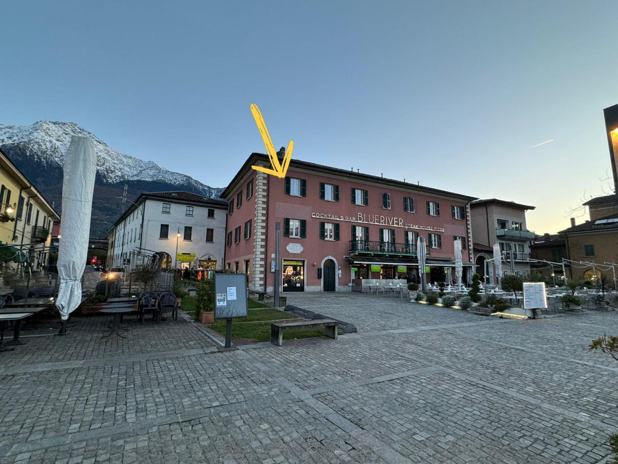 Apartmán Colico Center Exteriér fotografie